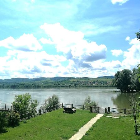 Captain'S House By The Danube River Cerevic Экстерьер фото