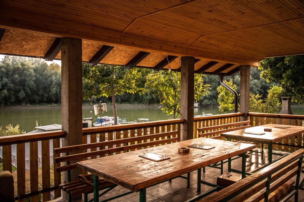 Captain'S House By The Danube River Cerevic Экстерьер фото