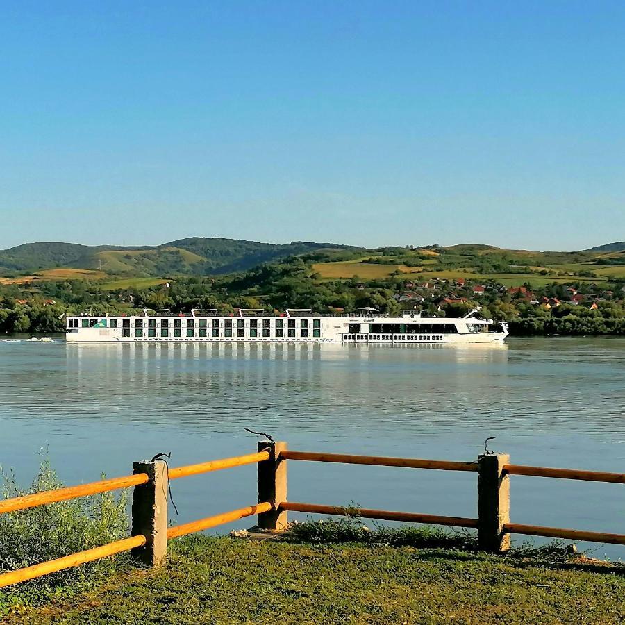 Captain'S House By The Danube River Cerevic Экстерьер фото