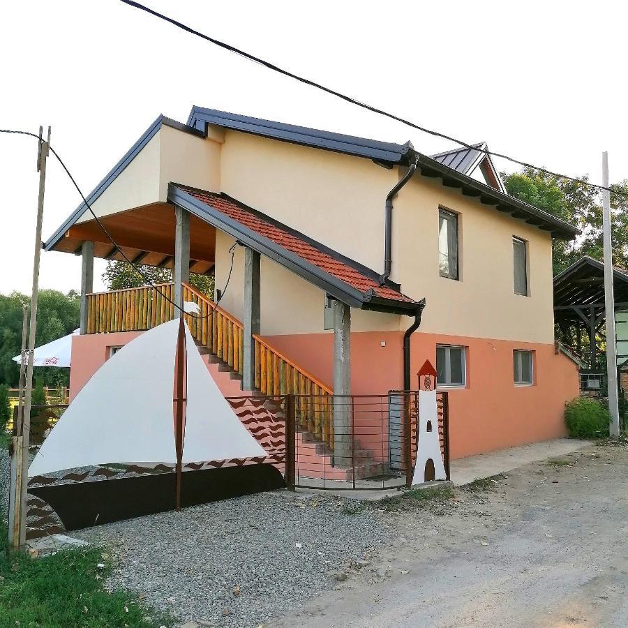 Captain'S House By The Danube River Cerevic Экстерьер фото
